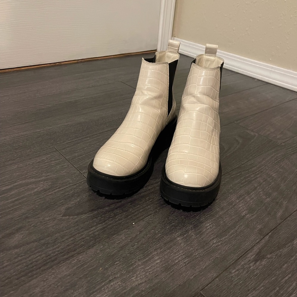 Steve Madden Combat Boots Sz 8.5